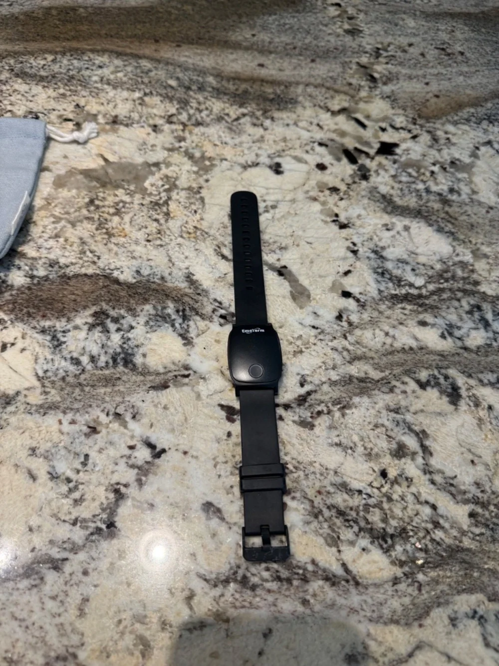 EmeTerm Explore Wearable Motion Sickness & Nausea Relief Device – Black